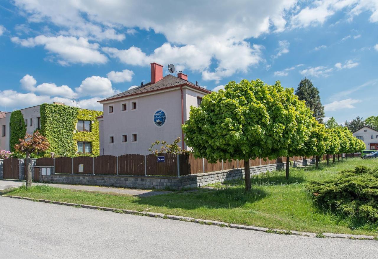 Penzion Leknin Тршебонь Экстерьер фото